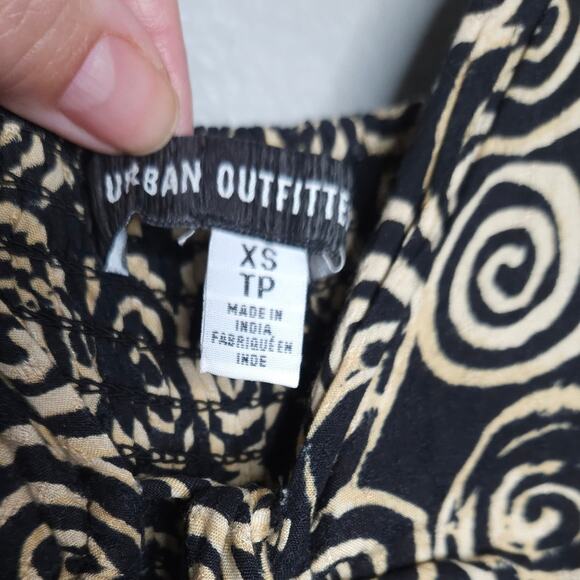 Urban Outfitters Vale Printed baloon Jumpsuit - Picture 6 of 9